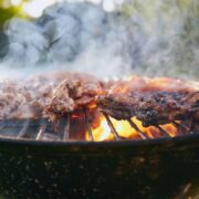 Dlaczego grill węglowy cieszy się największą popularnością?