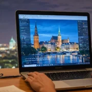 Porównanie cen biletów na trasie Polska–Szwajcaria: kiedy kupować?